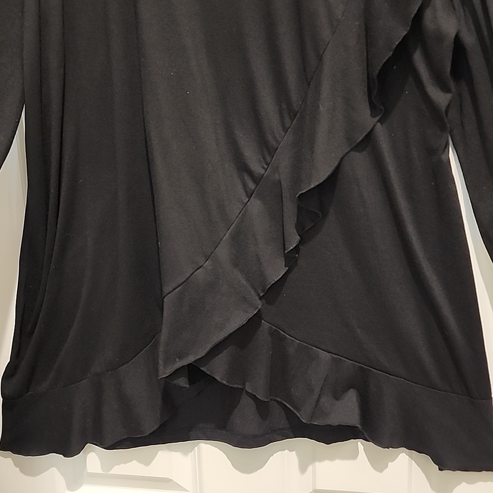 Bloomchic Black Long Sleeve Top With Flatteting Diagonal Ruffle Detail 1x - Picture 3 of 6